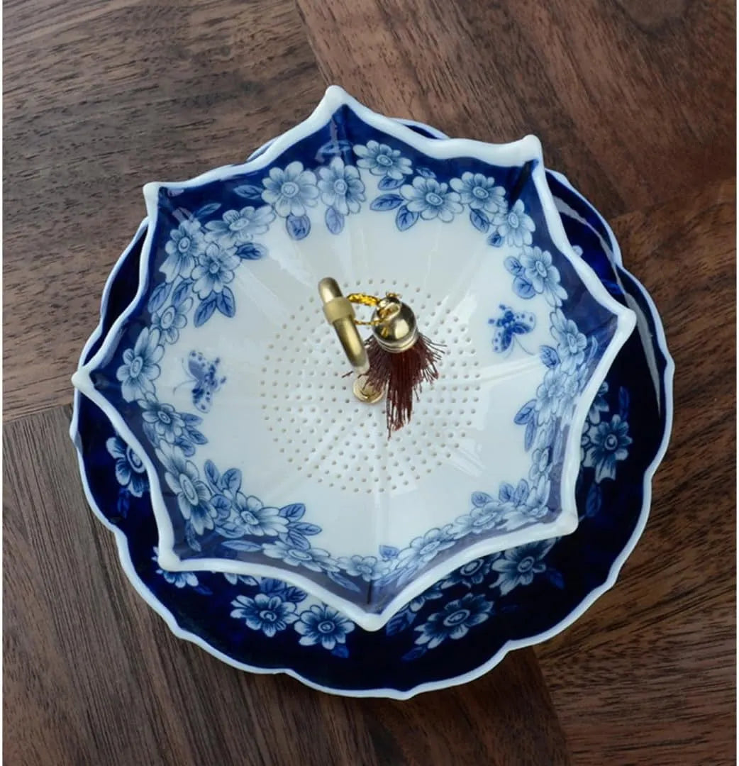 ☕💙 Blue & White Porcelain Umbrella Tea Infuser – Elegant Vintage Tea Ritual ✨