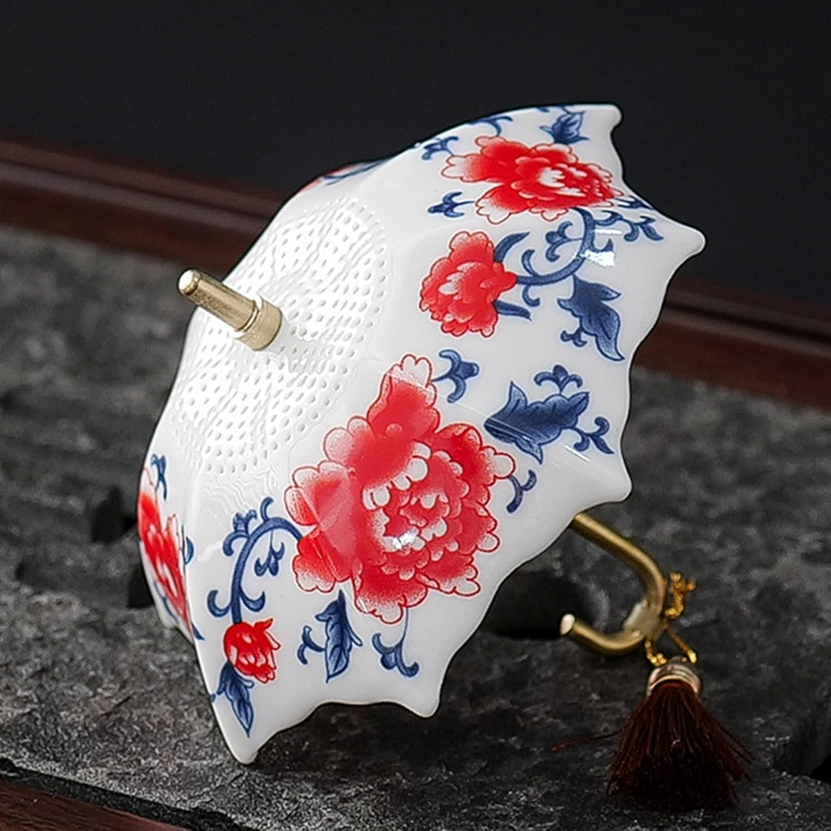 ☕💙 Blue & White Porcelain Umbrella Tea Infuser – Elegant Vintage Tea Ritual ✨